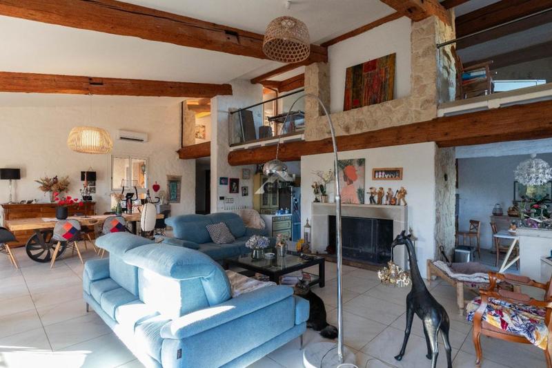 Demeure - 292 m² - 5 pièces