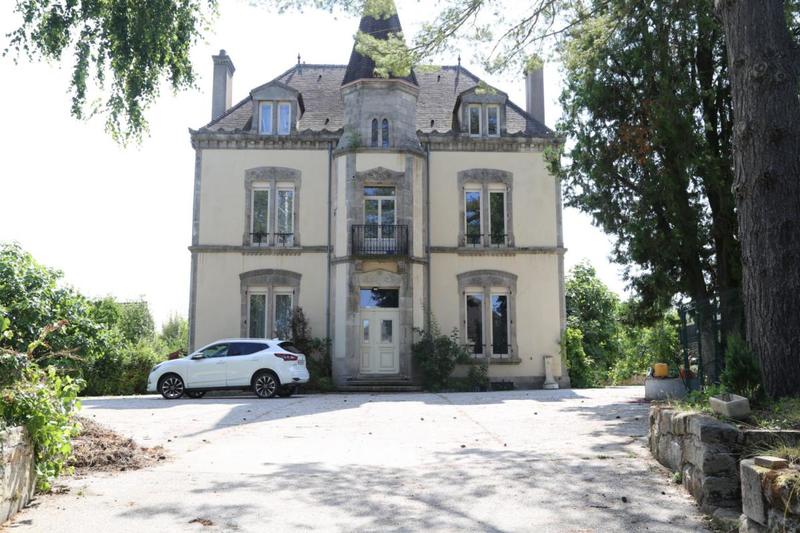 Maison de maîtres - 300 m² - 9 pièces
