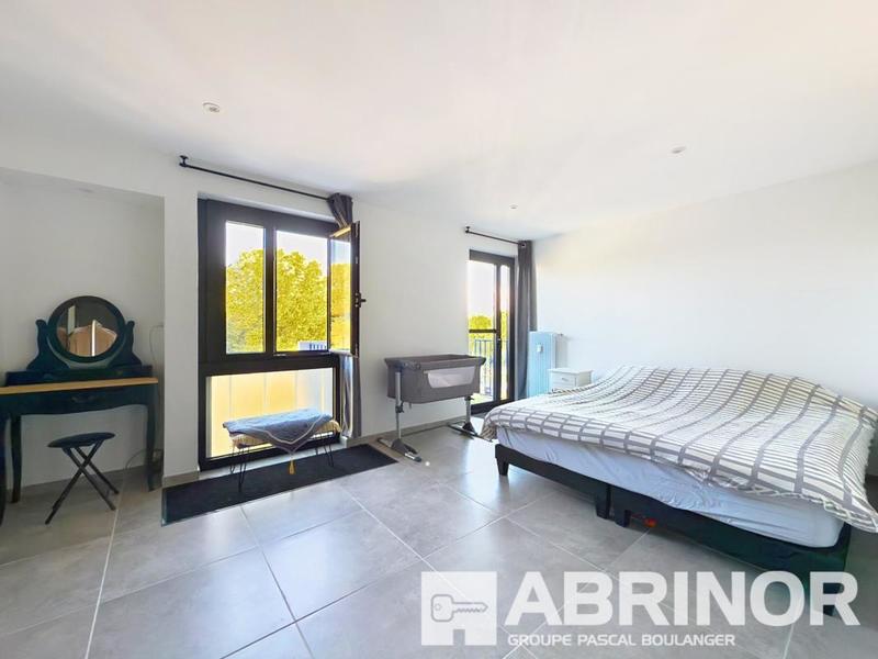 Appartement - 81 m² - 4 pièces