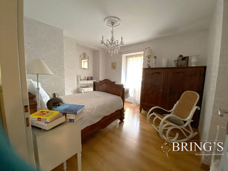 Maison - 244 m² - 7 pièces