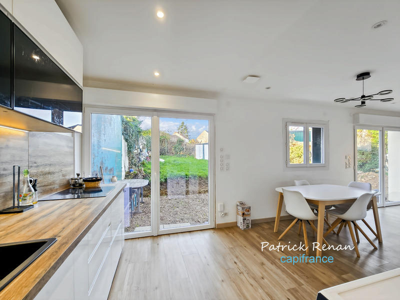 Maison - 90 m² - 5 pièces