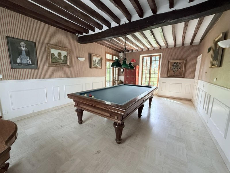 Maison - 276 m² - 9 pièces