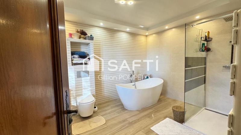 Maison - 659 m² - 8 pièces