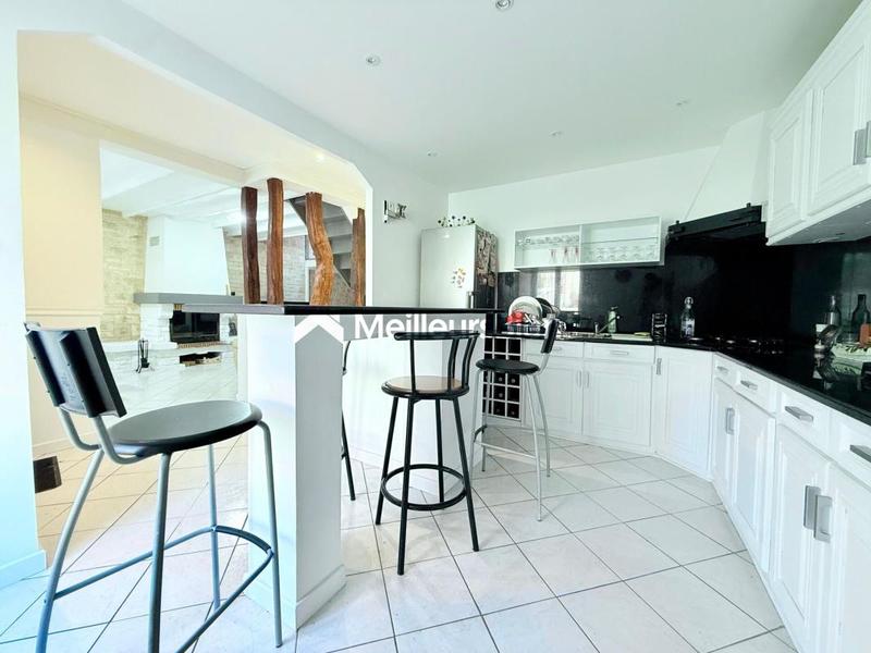 Maison - 93 m² - 5 pièces