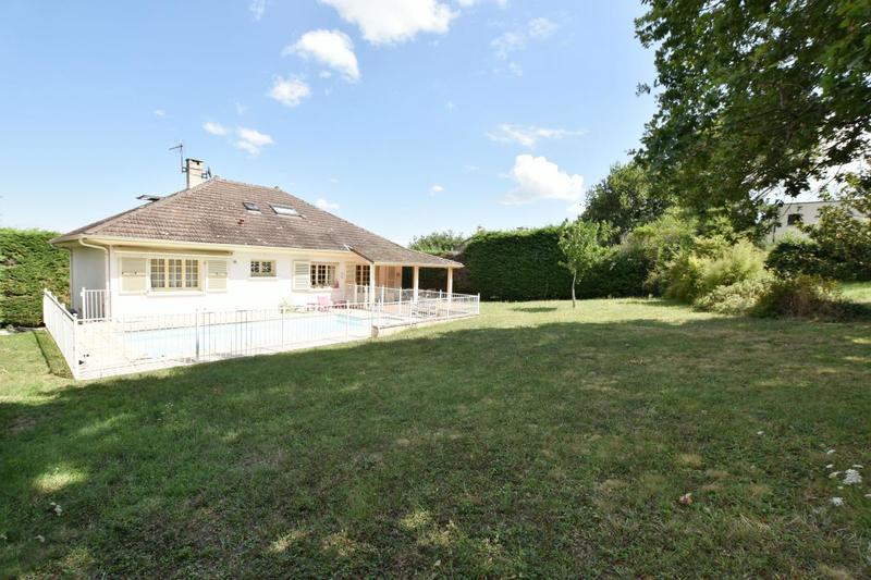 Maison - 200 m² - 6 pièces