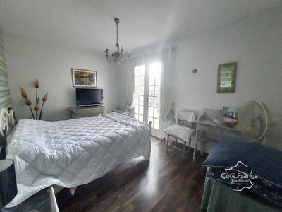 Propriété - 180 m² - 7 pièces