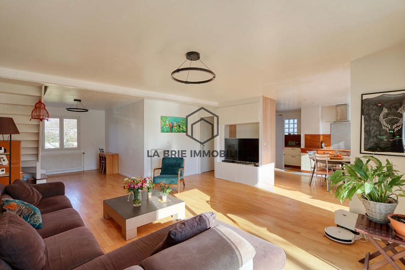 Maison - 190 m² - 6 pièces