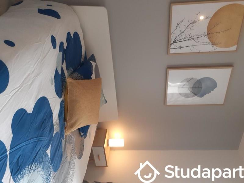 Chambre - 11 m² - 1 pièce