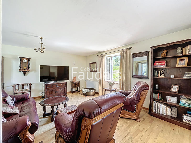 Propriété - 598 m² - 23 pièces