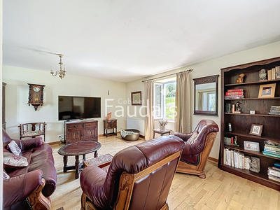 Propriété - 598 m² - 23 pièces