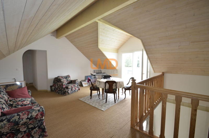 Propriété - 215 m² - 11 pièces