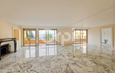 Appartement - 153 m² - 4 pièces