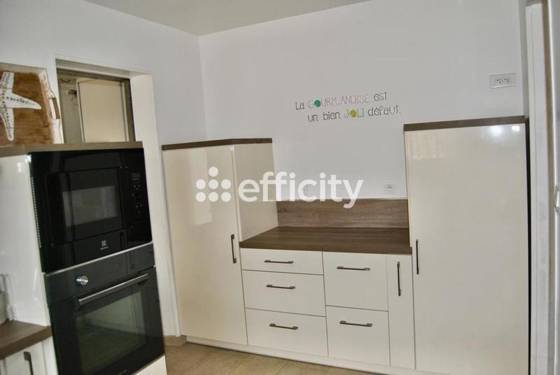 Villa - 100 m² - 5 pièces