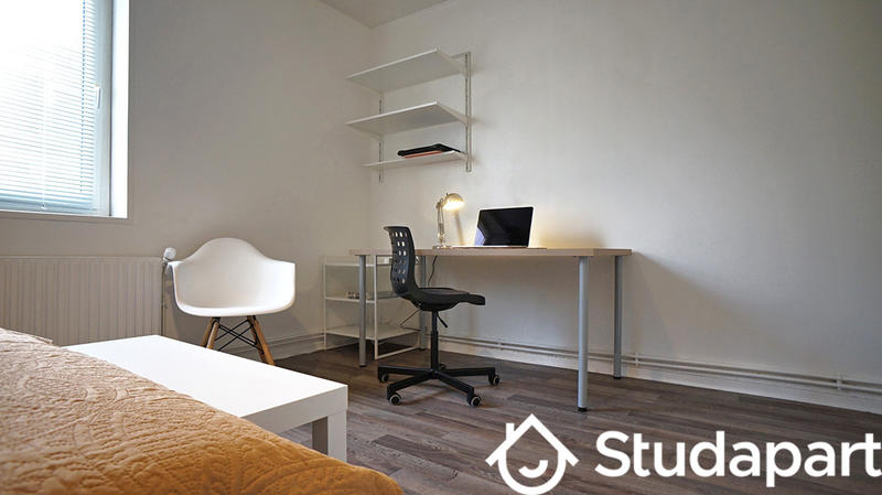 Chambre - 11 m² - 1 pièce