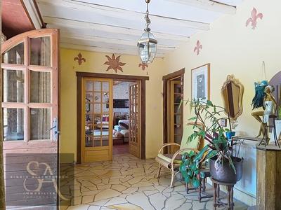 Maison - 214 m² - 9 pièces