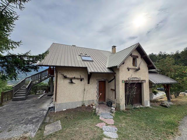 Maison - 171 m² - 6 pièces