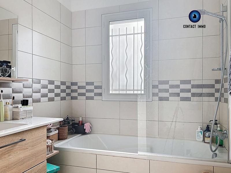 Maison - 92 m² - 4 pièces