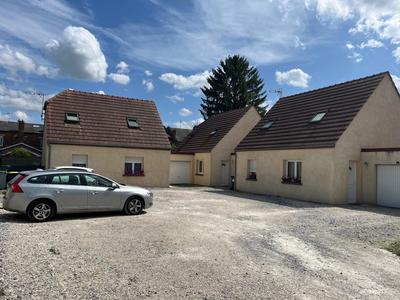 Maison - 243 m² - 12 pièces