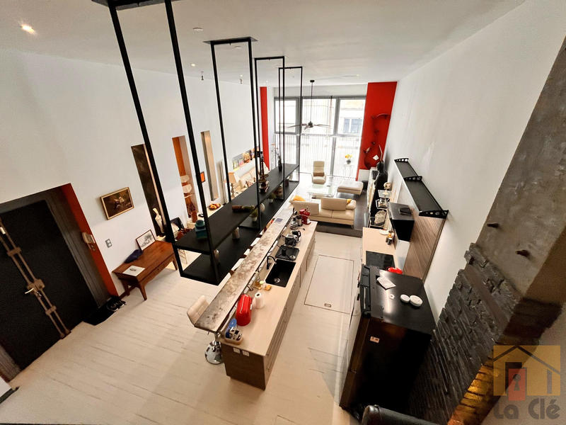 Loft - 130 m² - 4 pièces