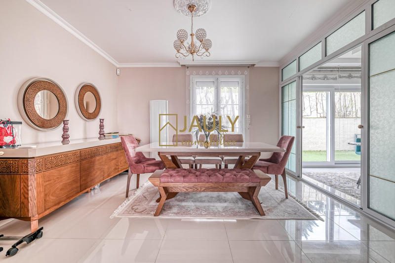 Maison - 340 m² - 10 pièces