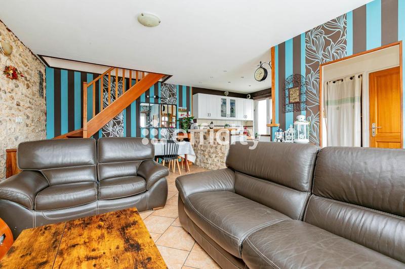 Maison - 94 m² - 5 pièces