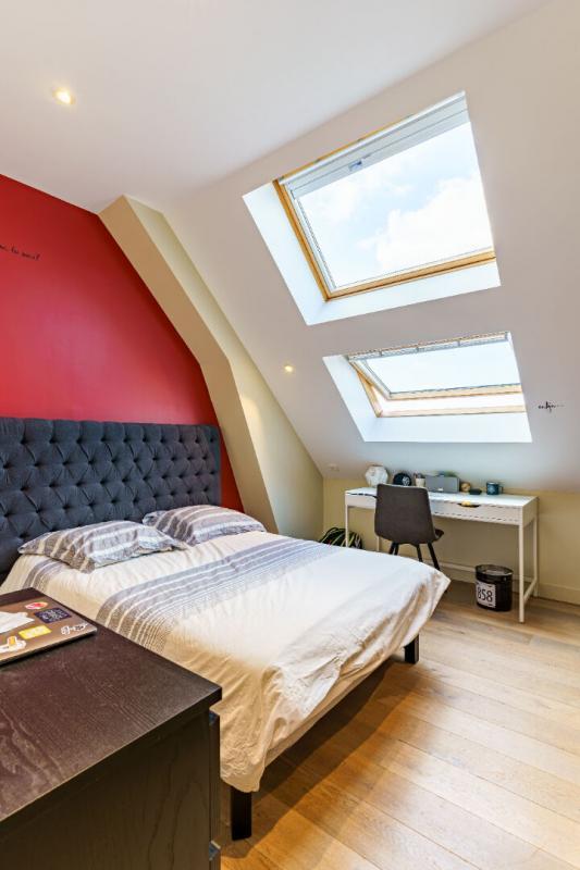 Maison - 241 m² - 8 pièces