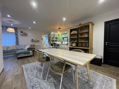 Maison - 98 m² - 5 pièces