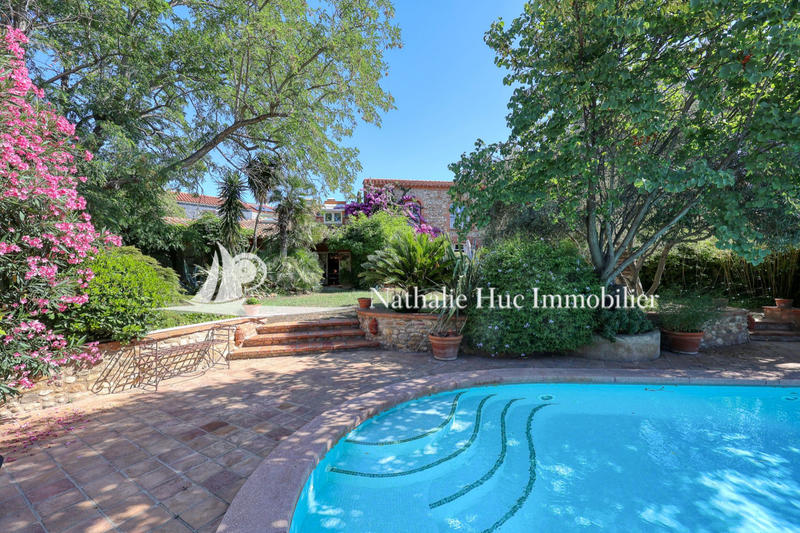 Mas - 250 m² - 5 pièces