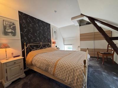 Maison - 234 m² - 10 pièces