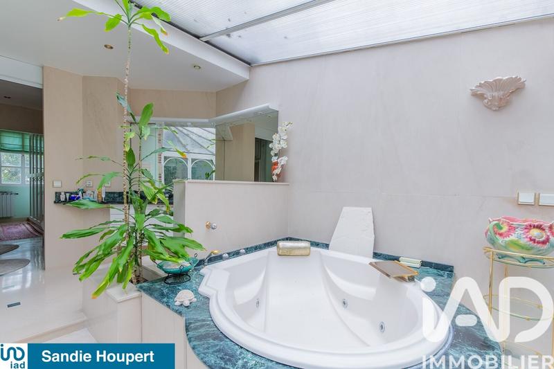 Maison - 160 m² - 8 pièces