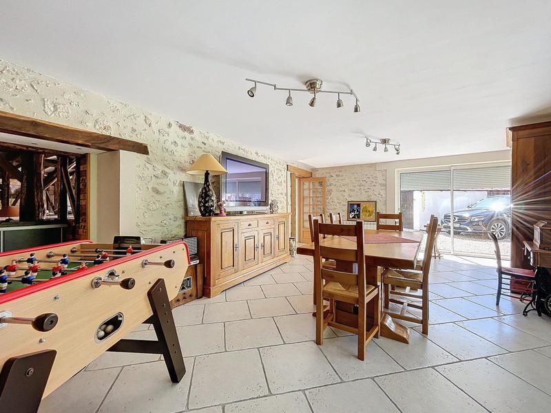 Maison - 314 m² - 9 pièces