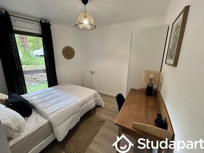 Chambre - 11 m² - 1 pièce