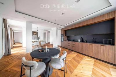 Appartement - 245 m² - 6 pièces