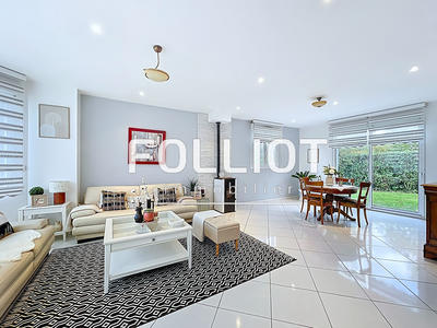 Maison - 162 m² - 8 pièces