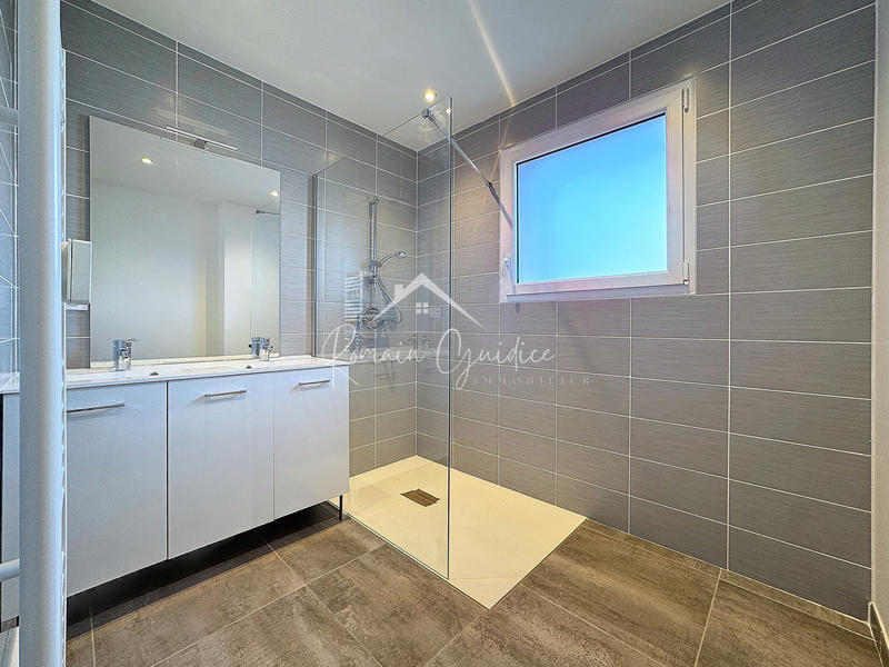 Appartement - 135 m² - 4 pièces