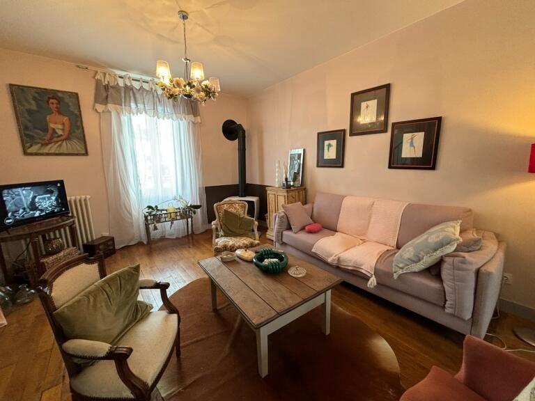 Maison traditionnelle - 122 m² - 6 pièces