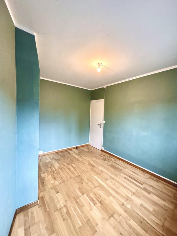 Maison - 94 m² - 6 pièces