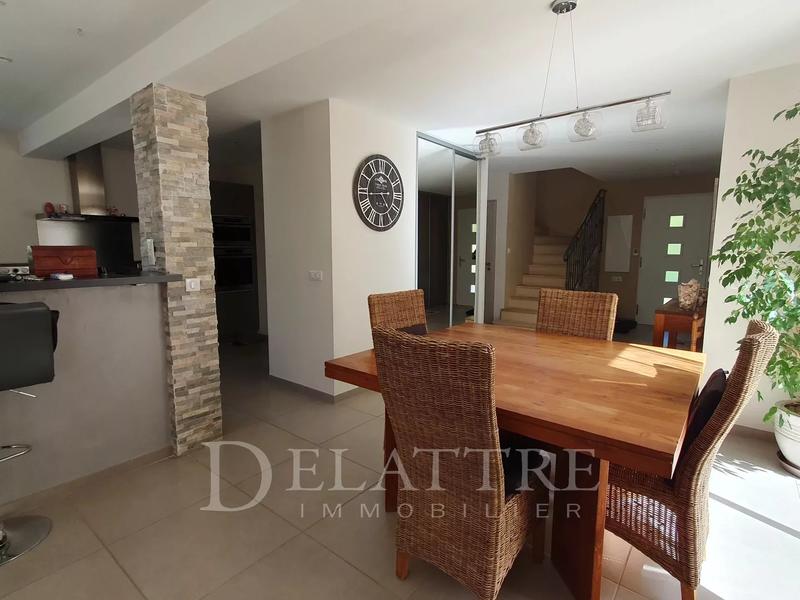 Maison - 180 m² - 8 pièces