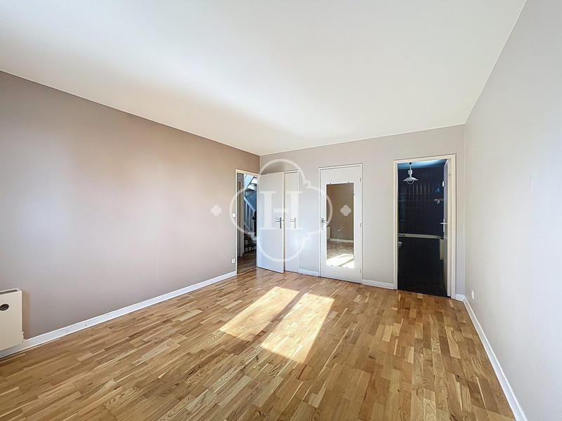 Maison - 195 m² - 7 pièces