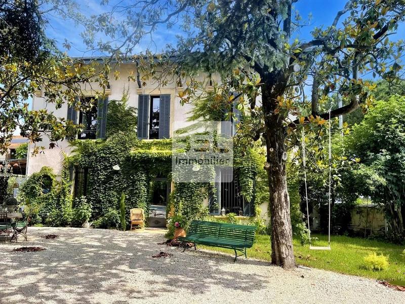 Maison de maîtres - 182 m² - 6 pièces