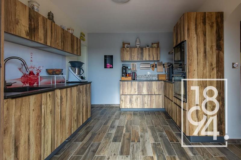 Maison - 189 m² - 5 pièces