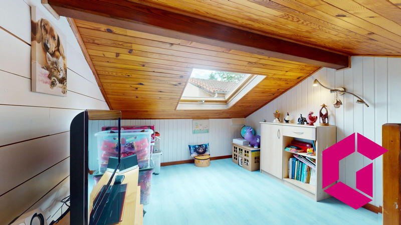 Maison - 99 m² - 4 pièces