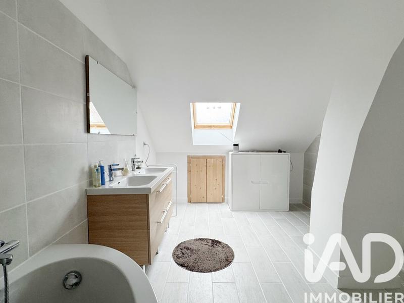 Maison - 300 m² - 8 pièces