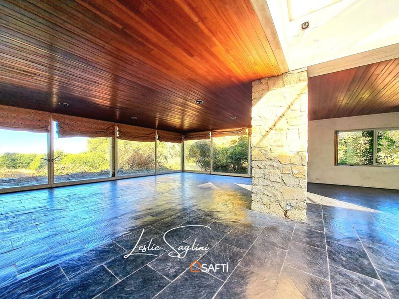 Maison - 3 087 m² - 14 pièces