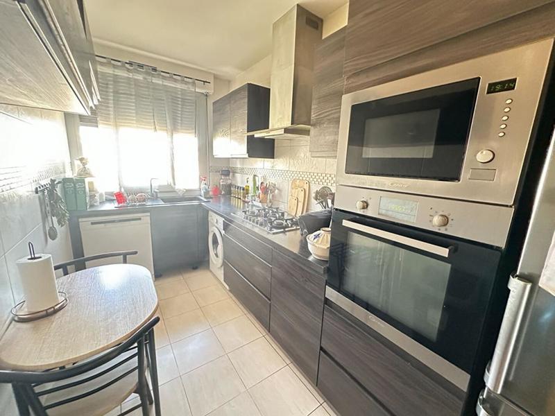Appartement - 93 m² - 4 pièces