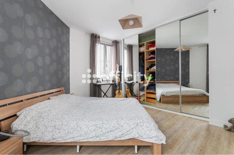 Maison - 229 m² - 7 pièces