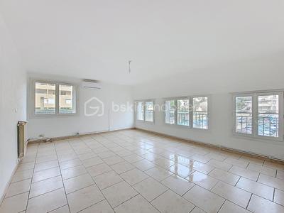 Appartement - 94 m² - 5 pièces
