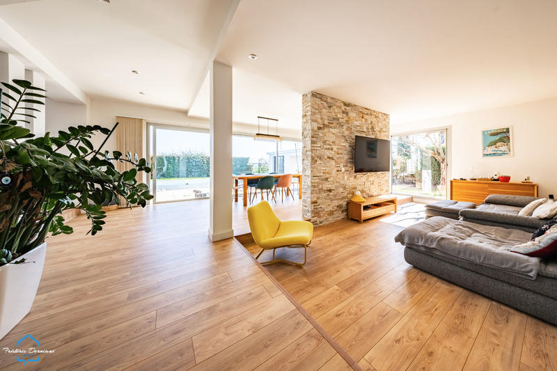 Maison - 174 m² - 6 pièces