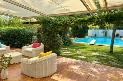 Villa - 260 m² - 6 pièces