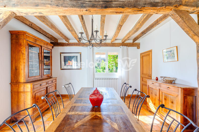 Maison - 210 m² - 9 pièces